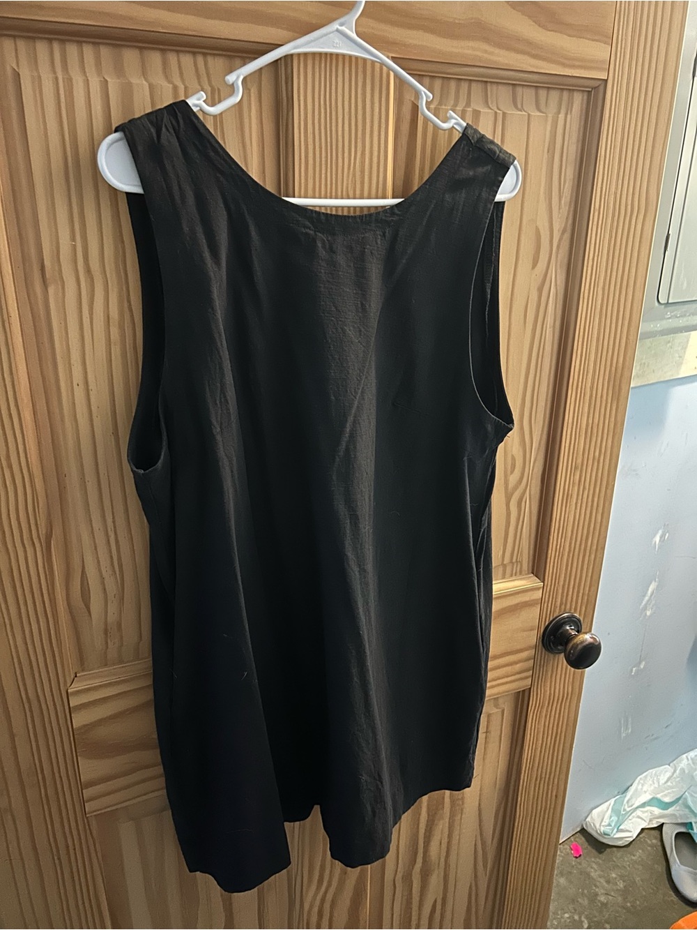 Women’s linen black open back dress